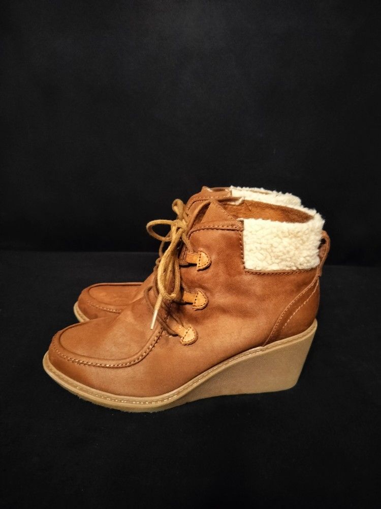 Mad Love Shade Tan Wedge Ankle Booties (Size 7)