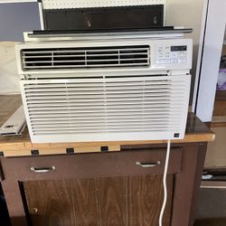 Lg Smart Air Conditioner  12000 BTU