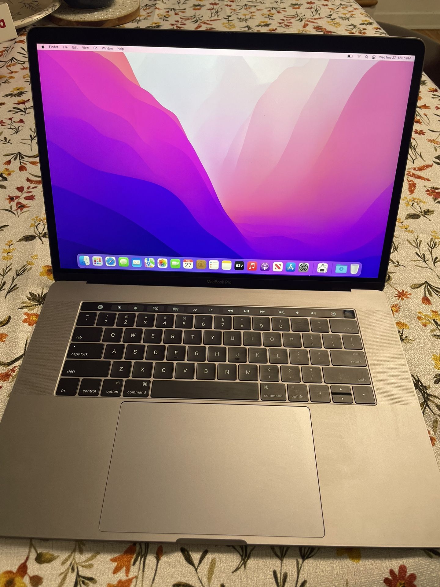 MacBook Pro Touch Bar i7 16gb 2016 Final Cut Logic Pro