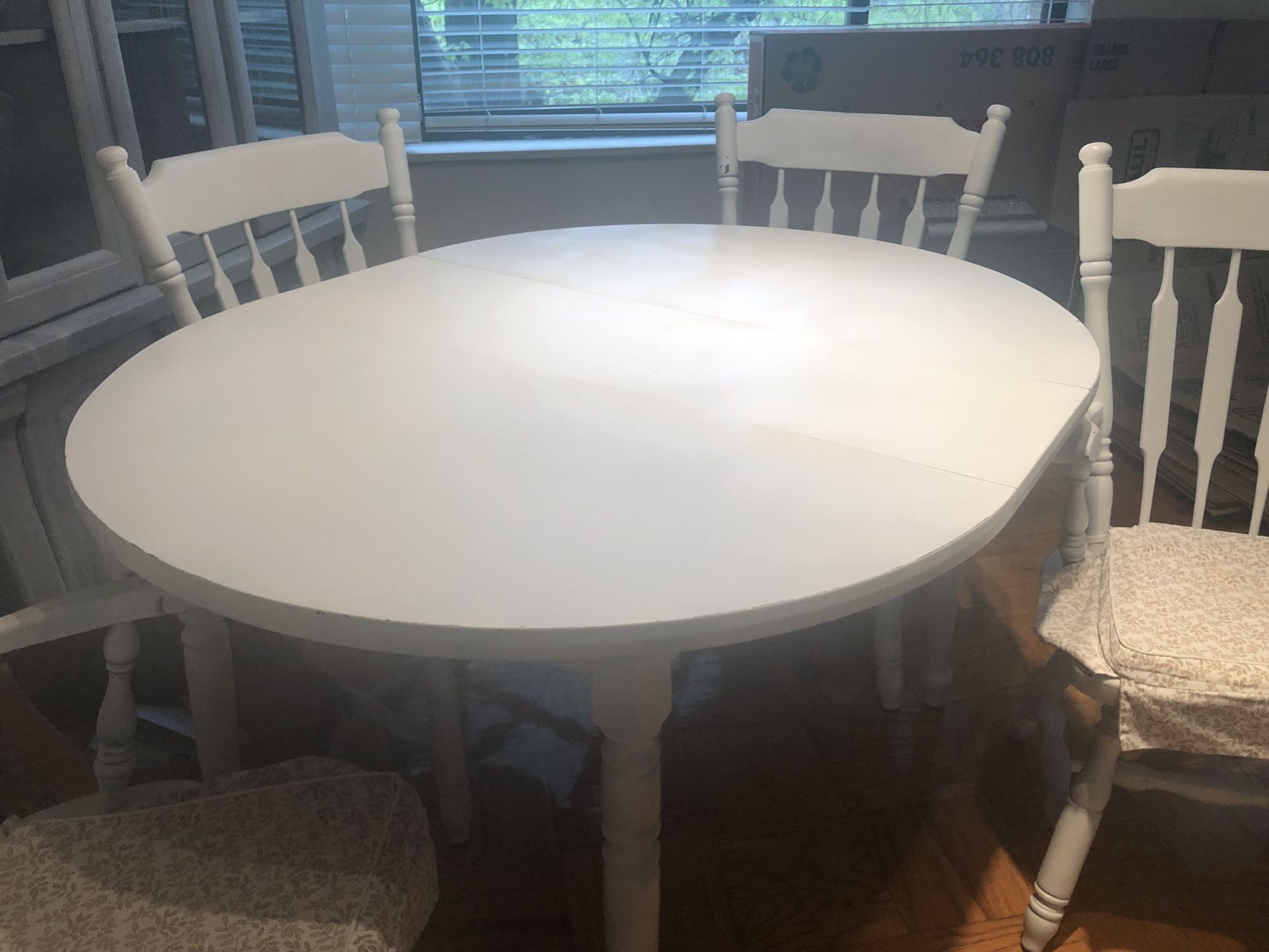 White Kitchen Table and Chairs