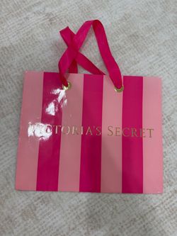 Victoria’s Secret shopping bag pink