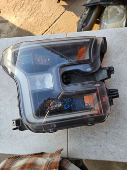 Ford f150 raptor Right Headlight Oem