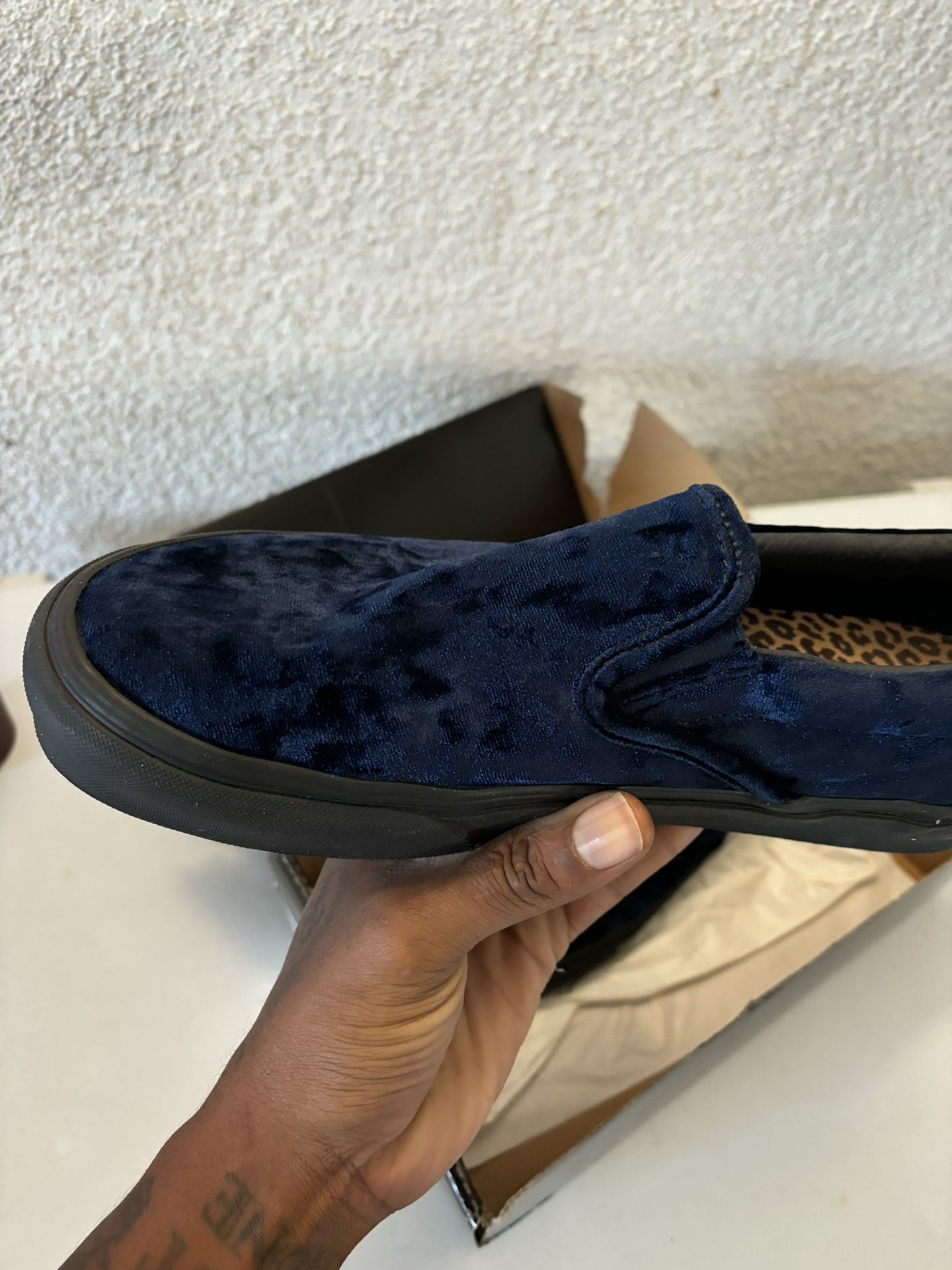 NOON GOON BLACK / VELVET VANZ SLIP ON