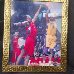 KOBE BRYANT AUTOGRAPH AND CERTIFICATE OF AUTHENTICITY 