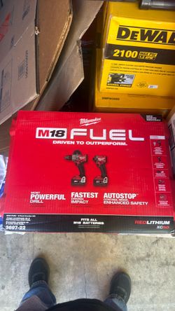 Milwaukee 2 tools combo kit 3697-22