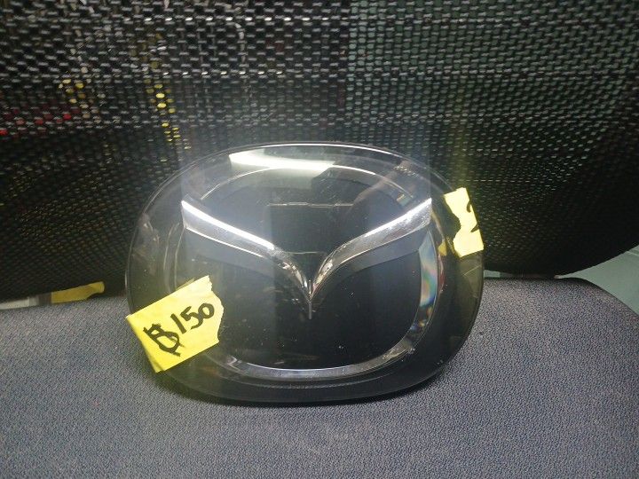 2016-24 Mazda Cx-5 - Cx-9 Front Emblem 