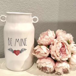 $22….New Rae Dunn Valentine's BE MINE Flower Vase.  Measures 9.75” x 5.25”.  Please pickup in the area of 36th Ave & Pinnacle Peak within 24 hours of 