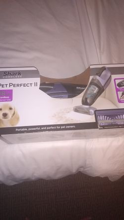 NEW cordless SHARK vacuum 18v w/ CHARGING STAND