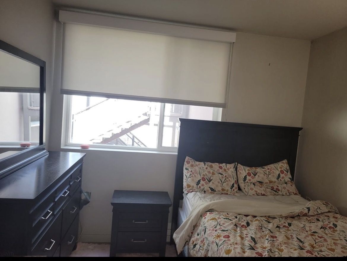 Queen Size Bedroom Set(bed Frame, Mattress, And Spring Box And Dresser With Mirror)