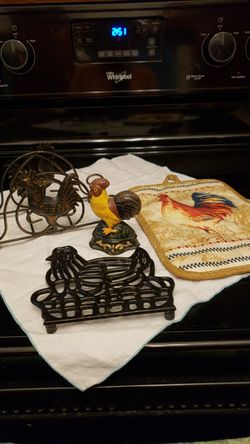 Lot of 4 Chicken Kitchen Items