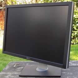 Dell UltraSharp U3011 30" Monitor with PremierColor