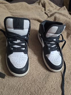 JORDANS.  size 5.5 Y