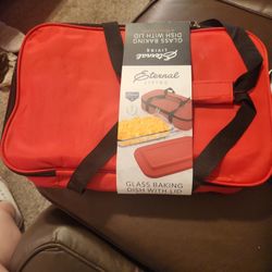 Glass Baking Dish With Lid and Insulated Bag