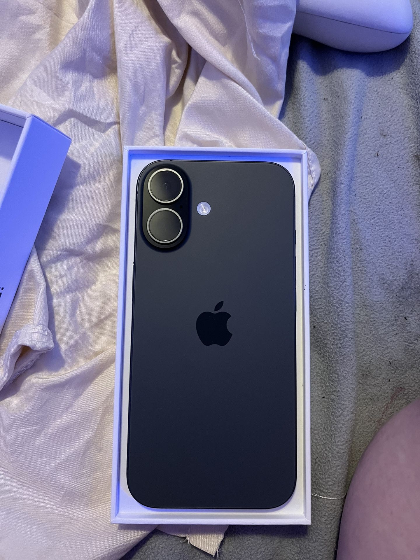 I Phone 17 AT&T Carrier Locked