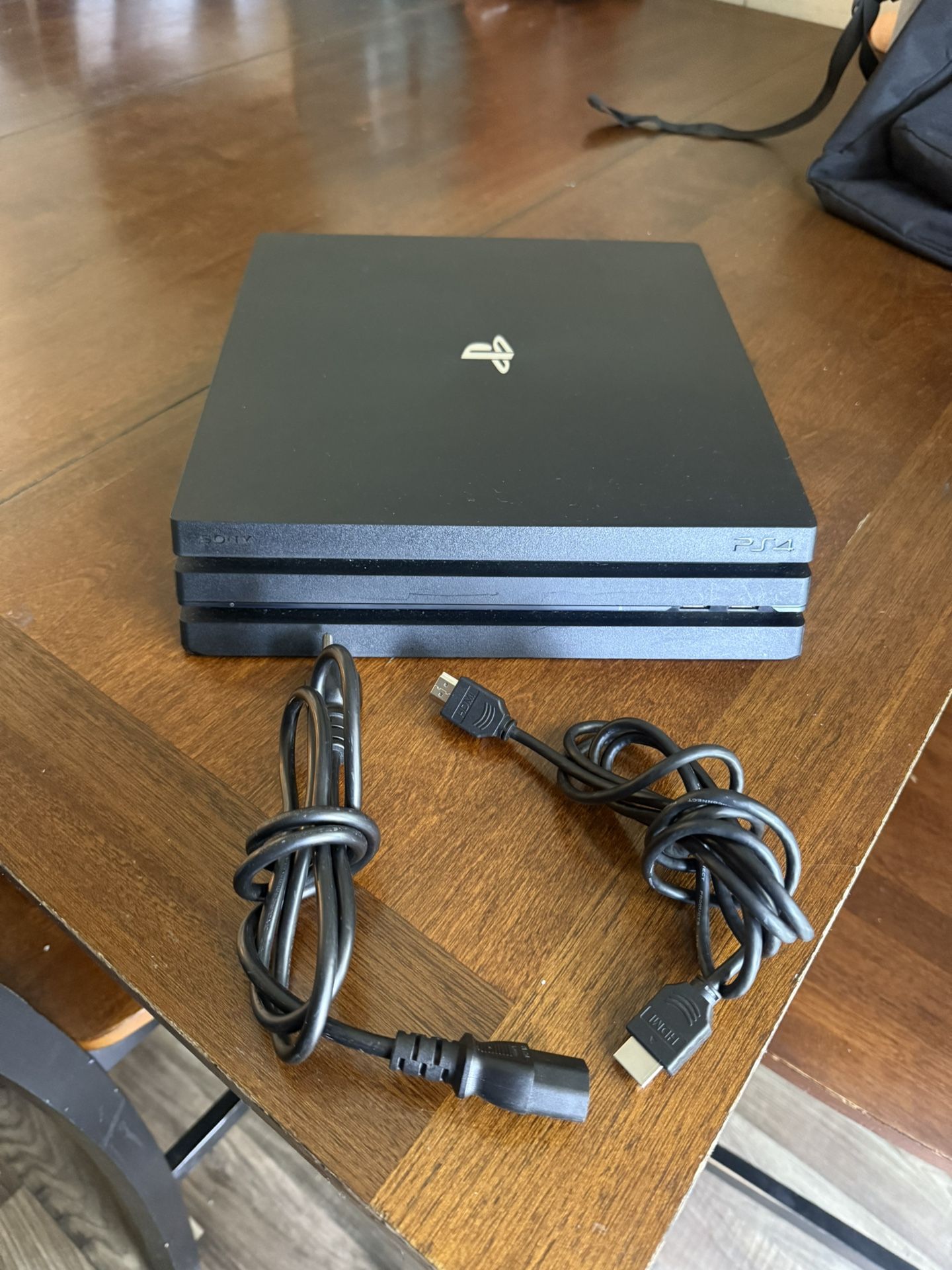 PlayStation 4 Pro $100  READ👉🏽[it Works But It’s Hard To Insert The CD] Or Better To Download Games To Console [NO CONTROLLER]