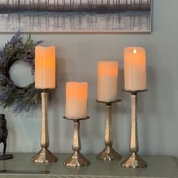 4 Brushed Gold Metal Candleholders With Flickering Candles 