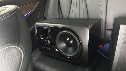 Jbl 8 inch studio monitors