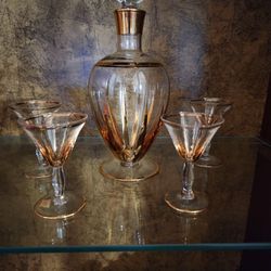 Gold Trim Decantur And 4 Glasses