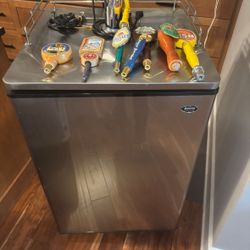 Sanyo Kegerator and Bar Taps