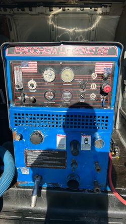 Carpet cleaning machine