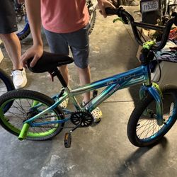 bike needs back tire 
