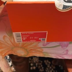 NIB NIKE MENS Size 9.5