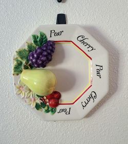 Beautifully Hand-painted 3D Plate 9". Fruit Pattern. Ready to hang or set out. New Never Been Used.
P/U Yucaipa