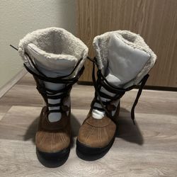 Timberland Woman's Mt. Hayes Tall Waterproof Boots White / Brown