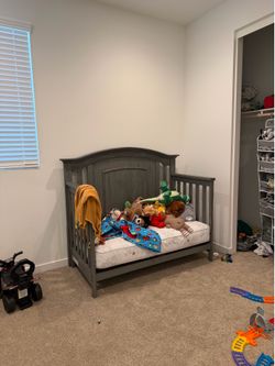 toddler crib/full size bed