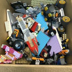 A Lego Lot Of 12.4lbs With Minifigures And Possible Sets