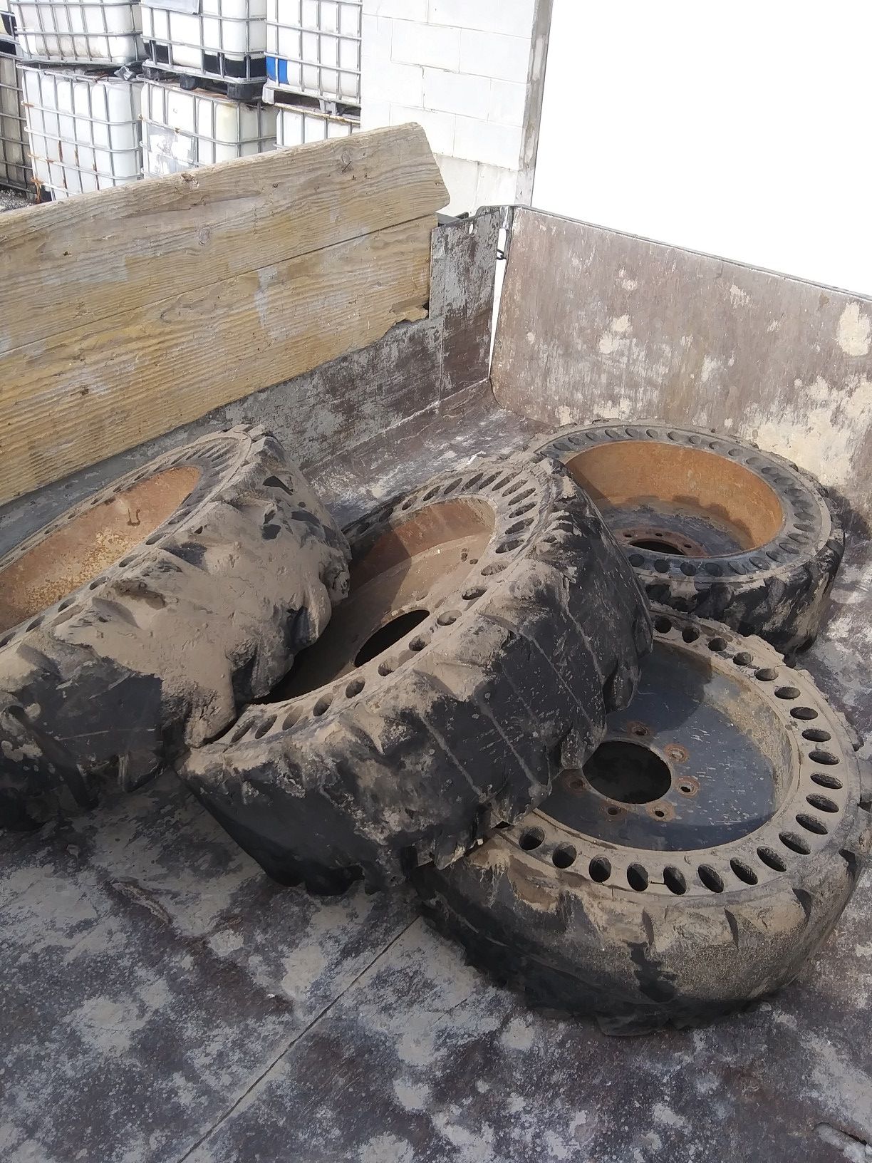 Bobcat tires