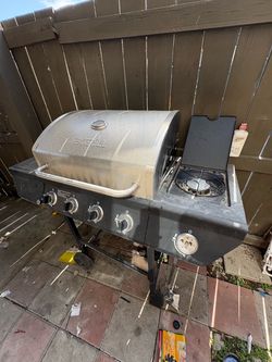 4-Burner Gas Grill on Wheels