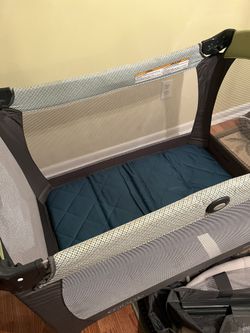 Graco PAC N Play.   Has Bassinet  In Great Condition 