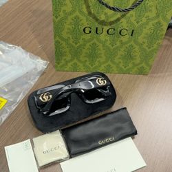 Gucci GG1547S Women’s Big Black frame sunglasses Shades 