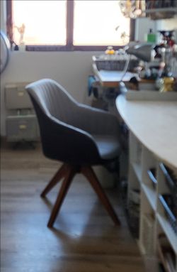 Swivel chair