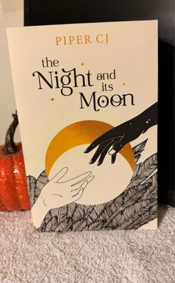 The night and its moon