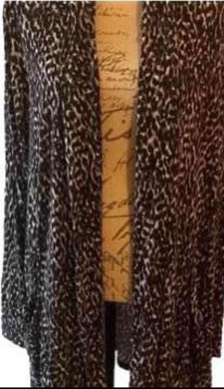 New Berkshire Soft & Cozy Ladies Large Sherpa Robe ( Perfect For Lounging Around)