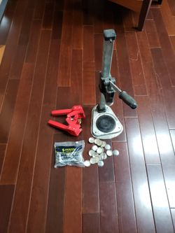 Bottle Capper x 2 and 90 caps