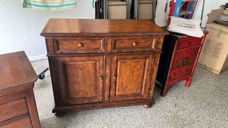Beautiful Hutch/Entertainment Center
