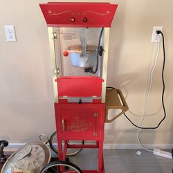 Old Fashioned Popcorn Maker On Wheels