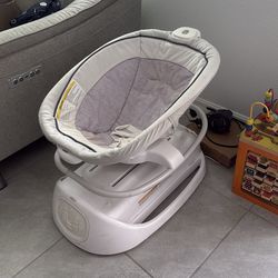 Baby swinger