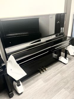 Like new Refurbished Yamaha U3 Upright Piano Free delivery and tuning