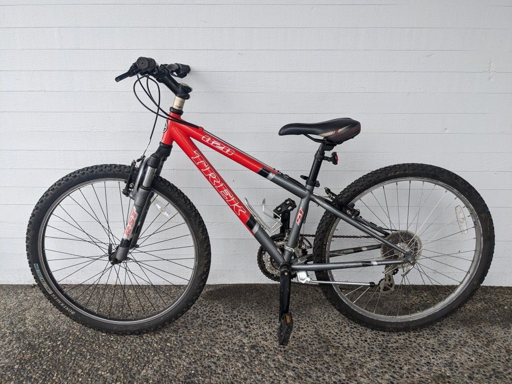 Trek 26" 21-Speed Gravel/Mountain/Road Hybrid Bike - RST Shocks- Bontrager Tires - TUNED! - Very Light 13" Frame (Msrp $480)