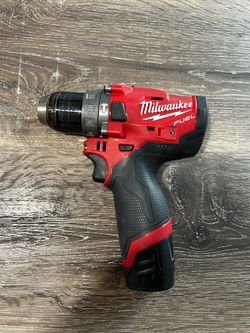 Milwaukee M12  Drill