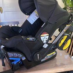 Doona Car seat and base 