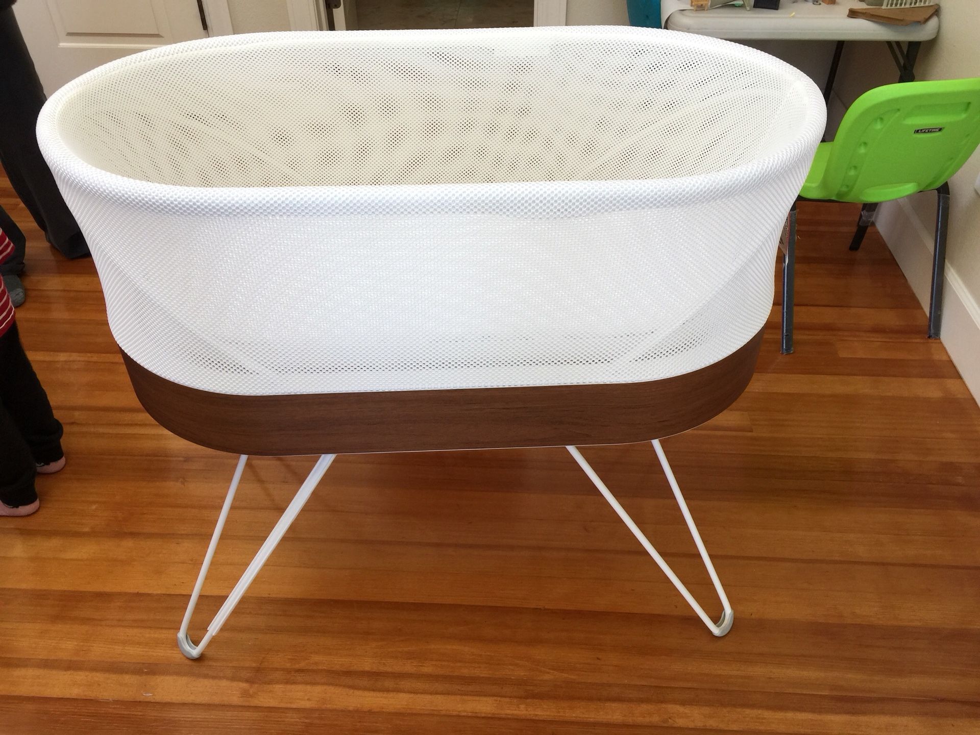 Used top snoo sleeper
