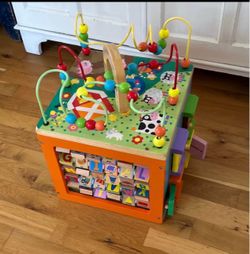 Development Busy Cube Toy