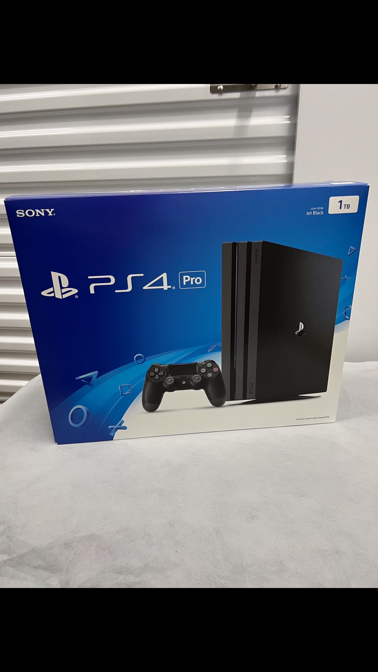 PS4 Pro - PlayStation 4 Pro - 1 TB Bundle