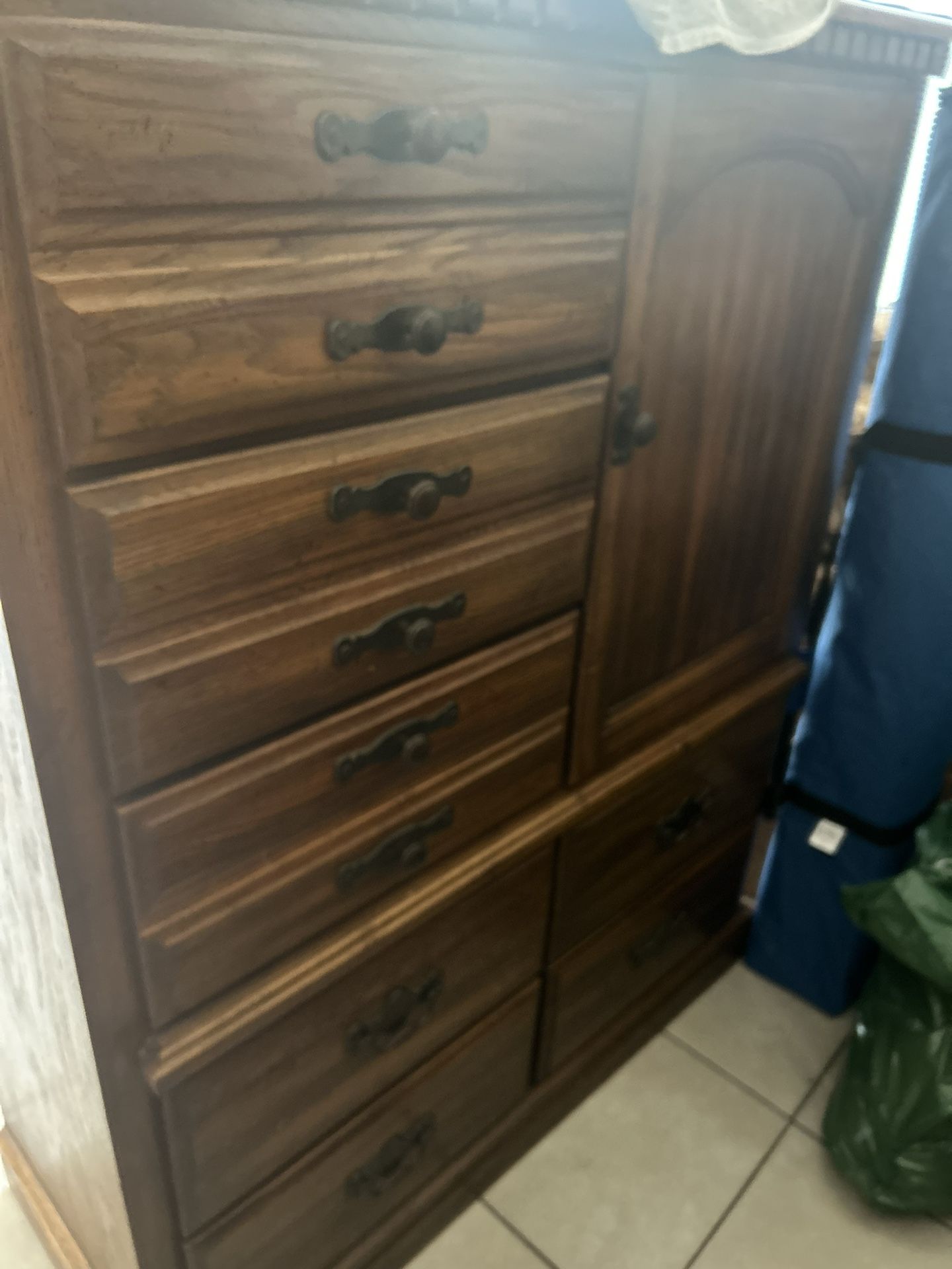 Dresser