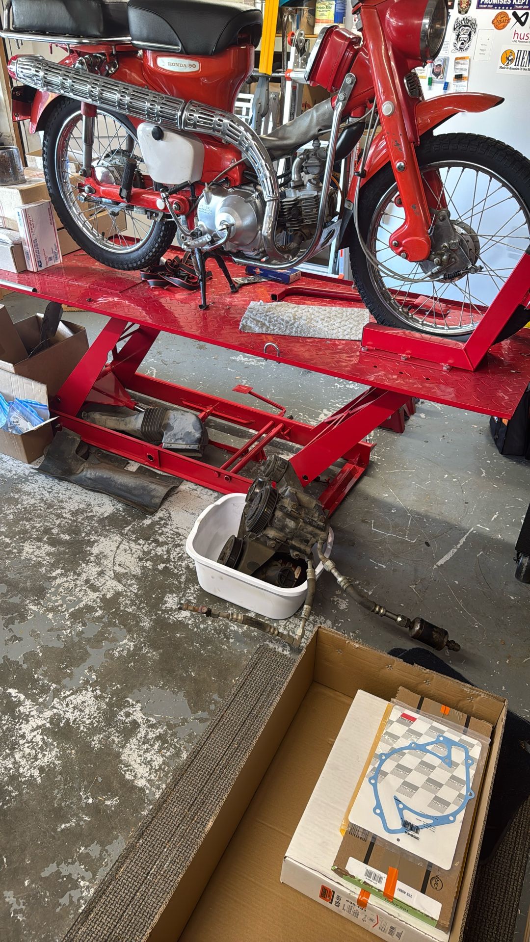 Motorcycle Lift With Wheel Vise